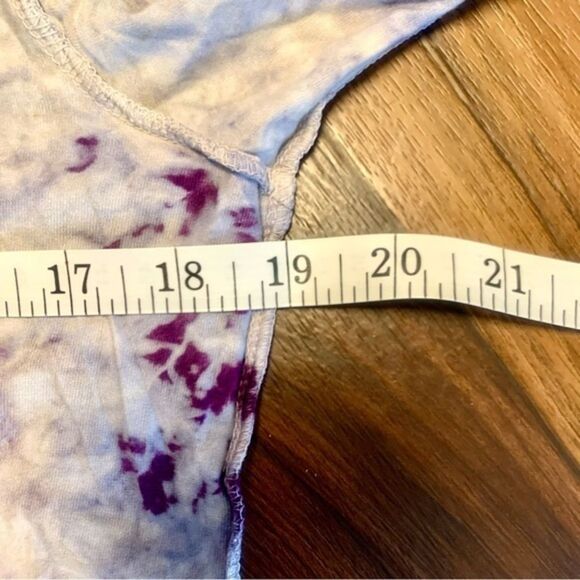 Tie Dye Designs Fringe Hem Asymmetrical Long Sleeve Dress w Cut-Out Scoop Neck - Picture 7 of 8